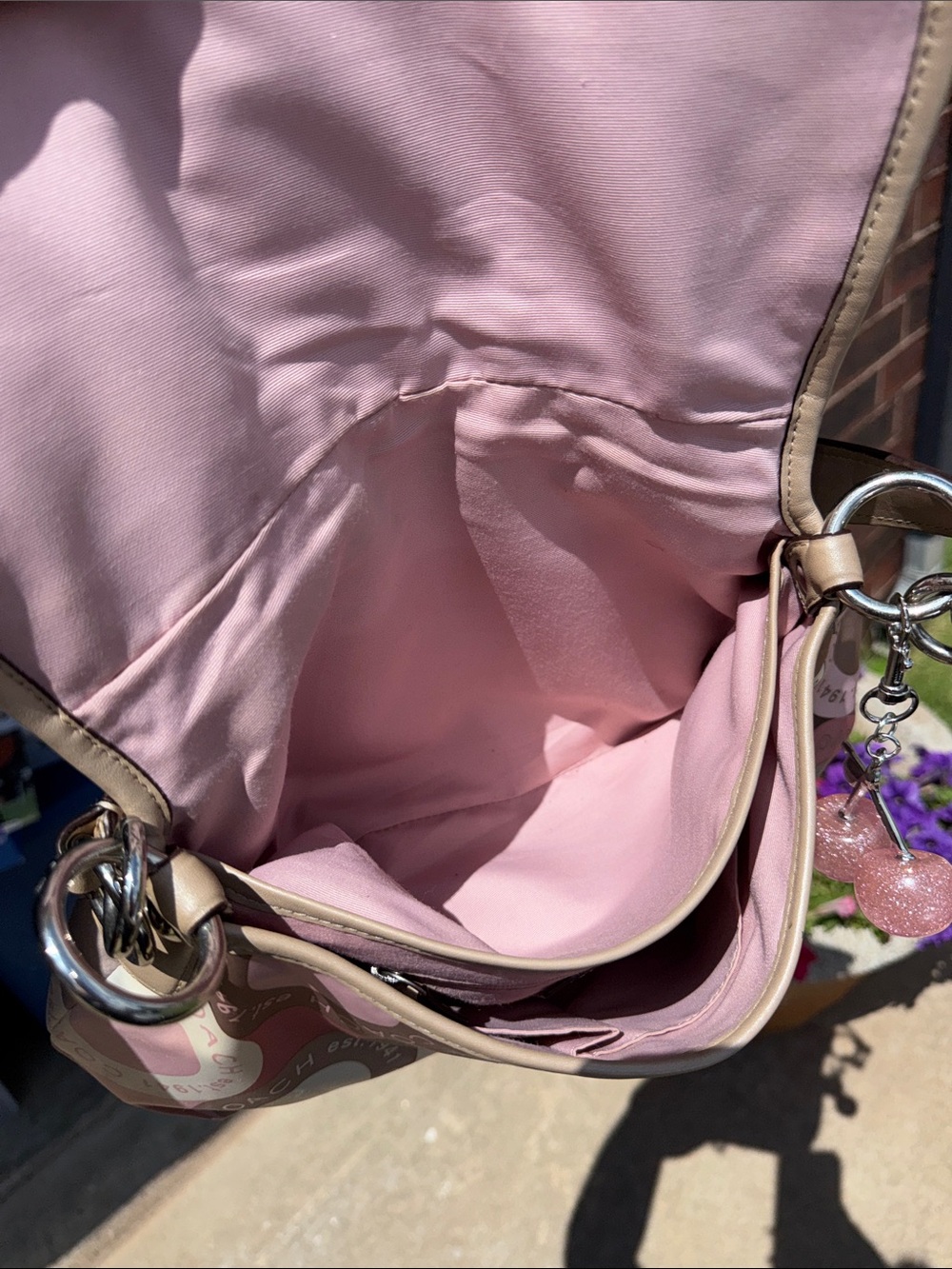 Vintage COACH SoHo Pink, Beige & Brown Signature Circle Shoulder Bag with Charm - Picture 6 of 15